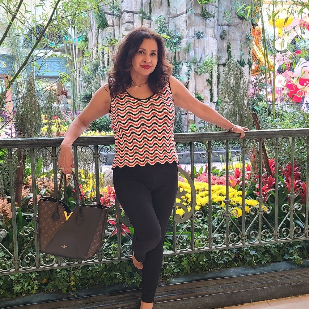 Meet your Posher, Elvira